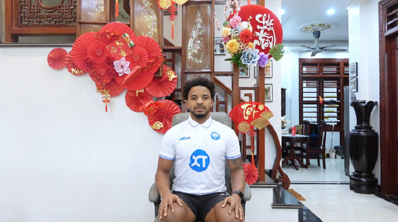 xuan-son-duoc-vinh-danh-tai-v-league-tro-thanh-cau-thu-xuat-sac-nhat